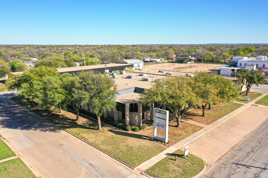 301-305 S Pioneer Dr, Abilene, TX à louer - Photo de l’immeuble – Image 3 sur 27