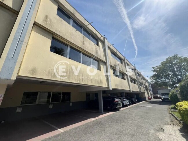 Plus de détails pour 25 Rue Louis Ampere, Neuilly-sur-Marne - Bureau à louer