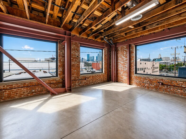 440 Seaton St, Los Angeles, CA à louer - Photo de l’immeuble – Image 2 sur 65