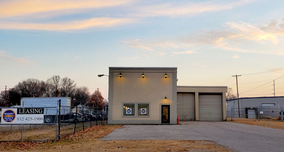 825 Canal St, Evansville, IN à louer - Photo de l’immeuble – Image 1 sur 9