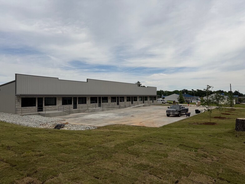 2906 Westward Dr, Nacogdoches, TX à louer - Photo de l’immeuble – Image 2 sur 10
