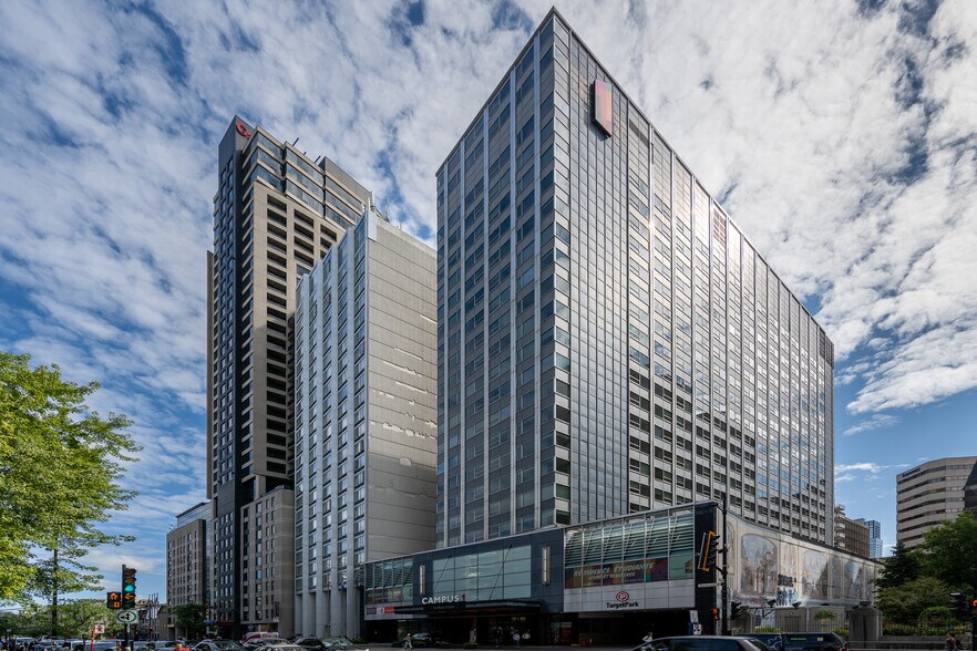 420 Rue Sherbrooke O, Montréal, QC à louer - Photo de l’immeuble – Image 3 sur 5