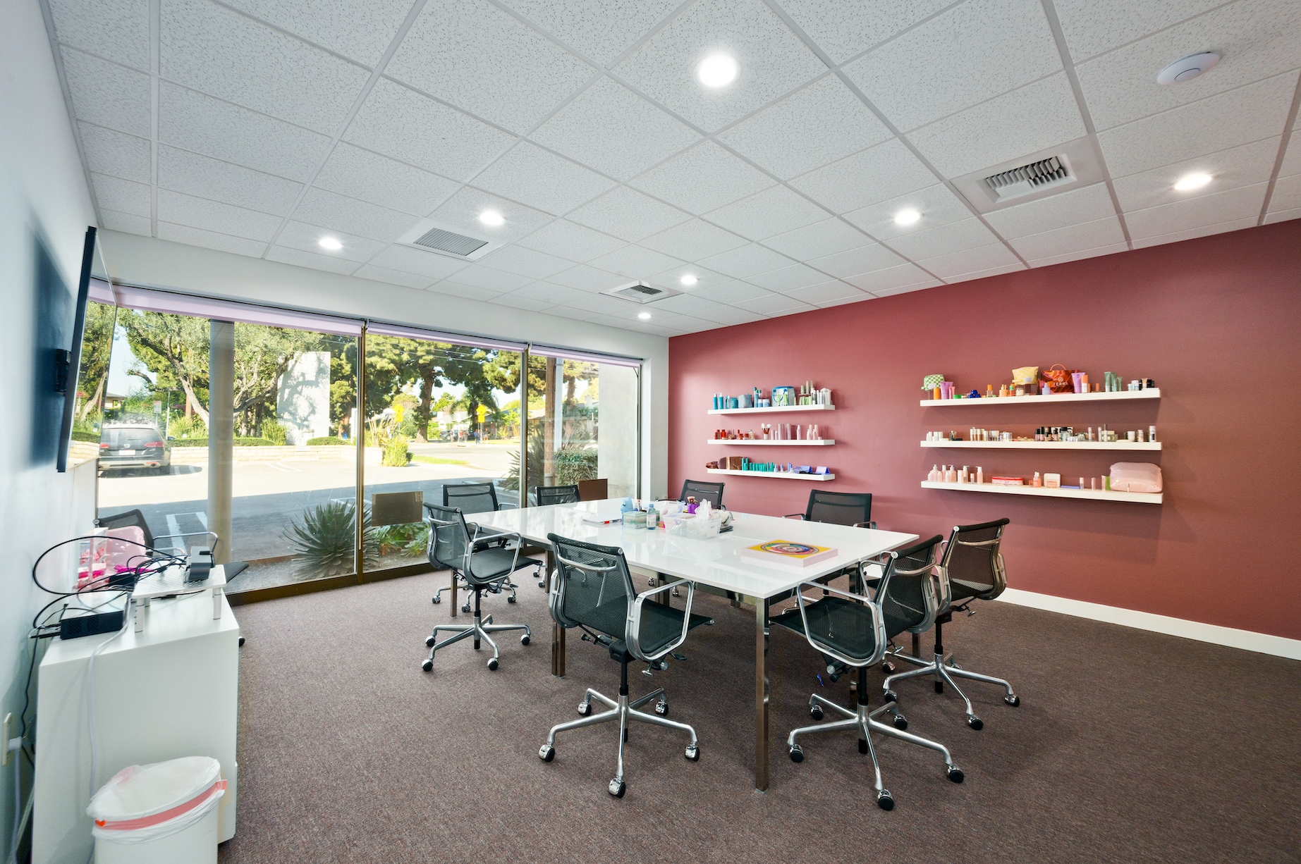 2036-2048 Armacost Ave, Los Angeles, CA à louer Photo intérieure– Image 1 sur 4