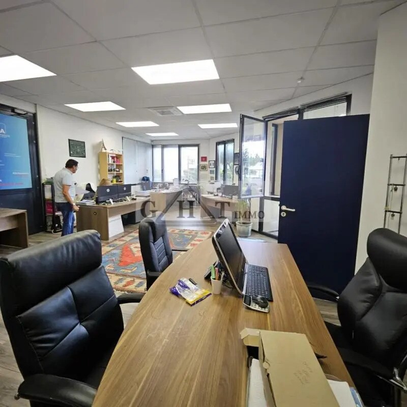 Bureau dans Créteil à vendre Photo de l’immeuble– Image 1 sur 11