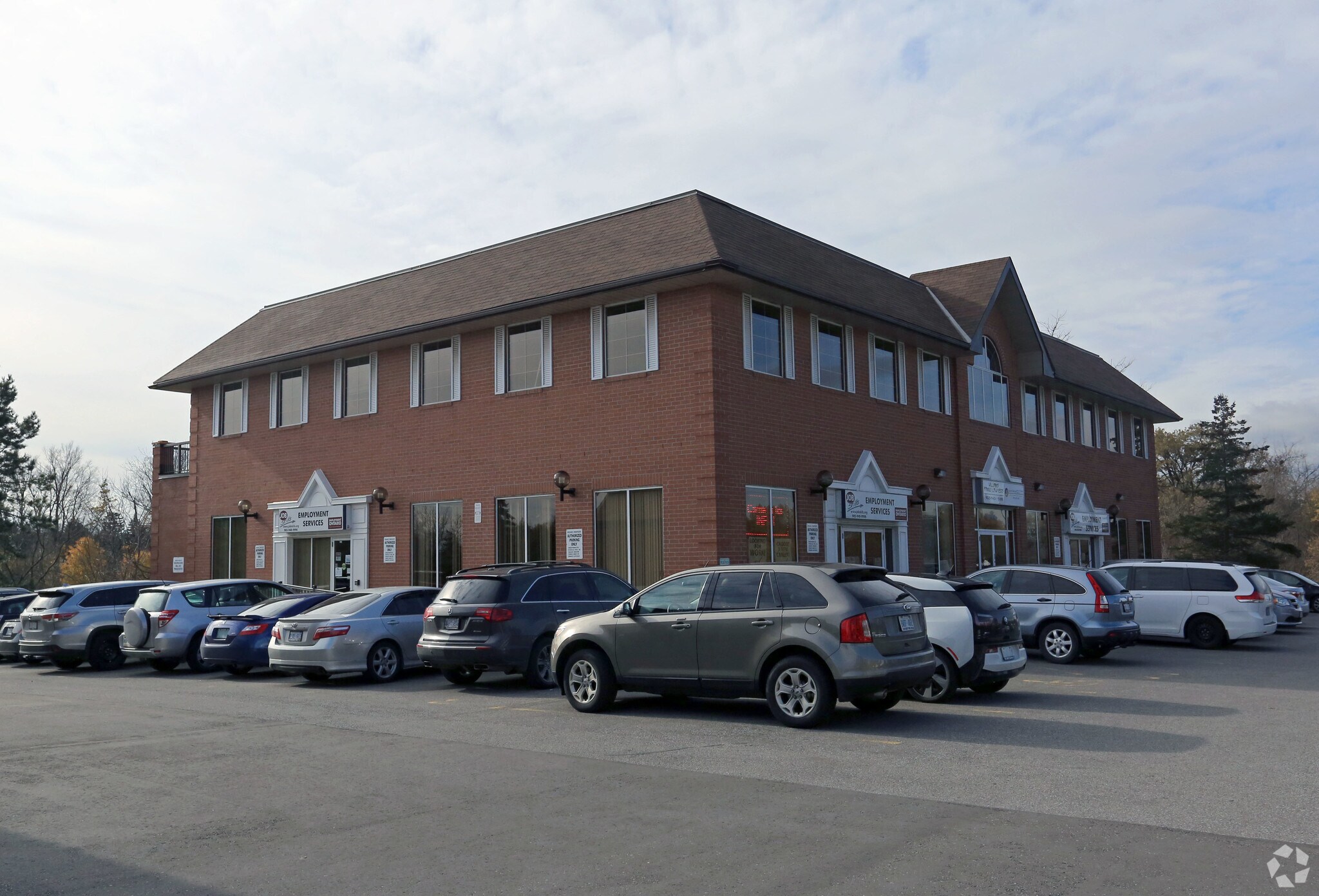 4961 Highway 7 E, Markham, ON à louer Photo principale– Image 1 sur 5