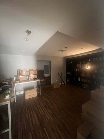 201-213 W Center Street Promenade, Anaheim, CA à louer - Photo de l’immeuble – Image 2 sur 23