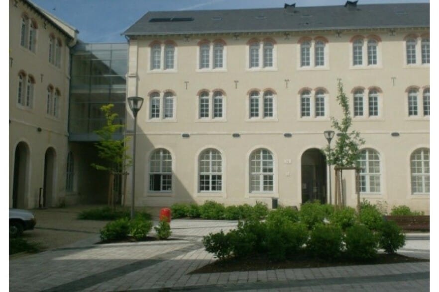 Bureau dans Chateauroux à louer - Photo de l’immeuble – Image 2 sur 8