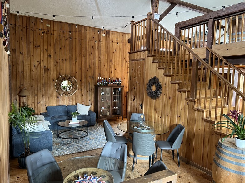 3659 S Ox Rd, Edinburg, VA à vendre - Photo de l’immeuble – Image 3 sur 14
