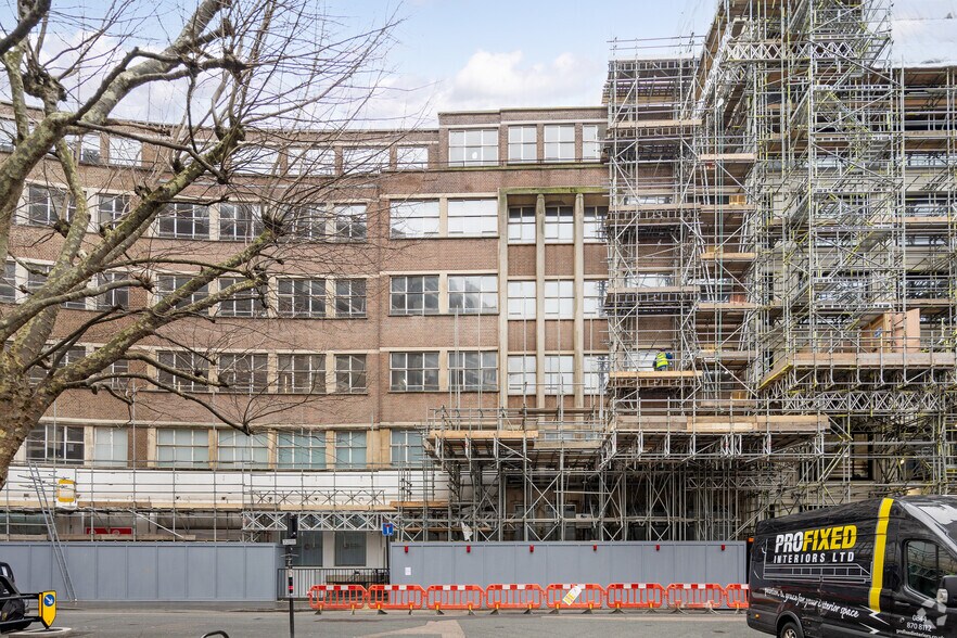 7-15 Gresse St, Londres à louer - Photo de l’immeuble – Image 3 sur 4
