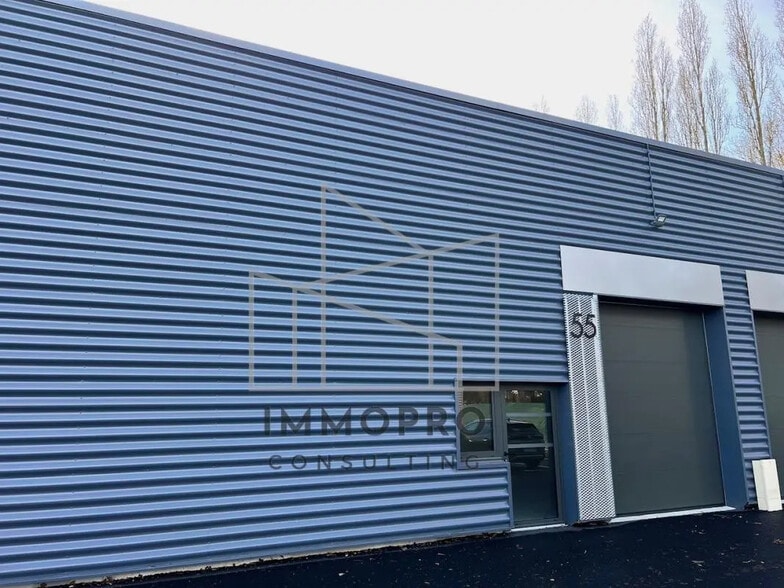 Local commercial dans Oissel à vendre - Photo de l’immeuble – Image 1 sur 6