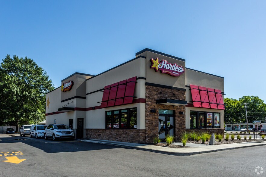 4628 Summer Ave, Memphis, TN à louer - Photo de l’immeuble – Image 2 sur 4