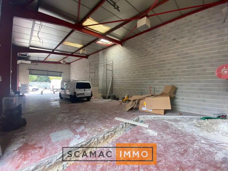 Local commercial dans Les Pennes-Mirabeau à louer - Photo de l’immeuble – Image 1 sur 4