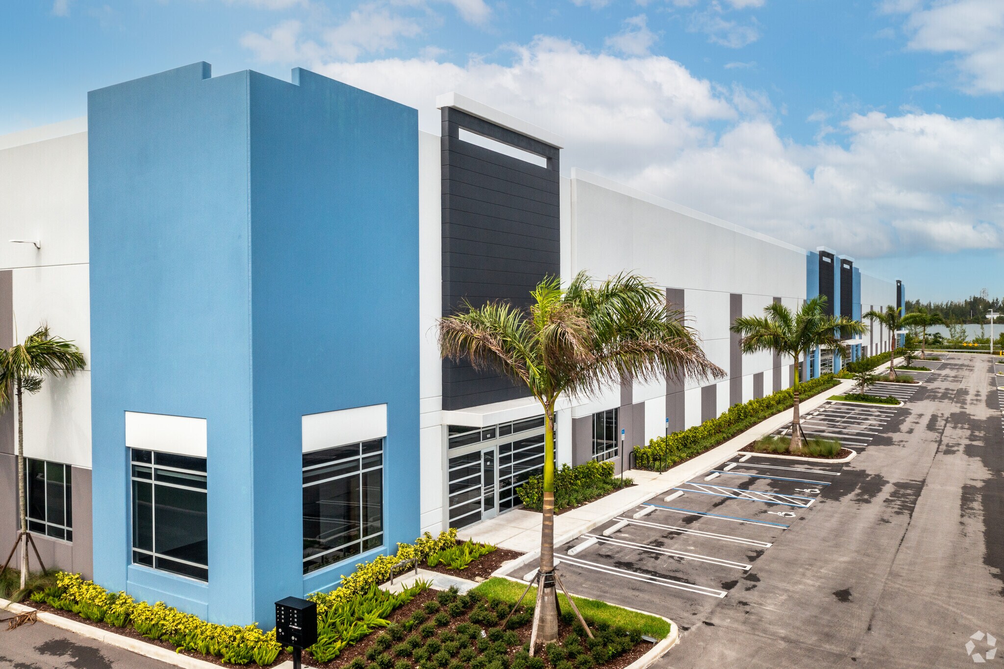 1400 NW 121st Ave, Doral, FL à louer Photo principale– Image 1 sur 3