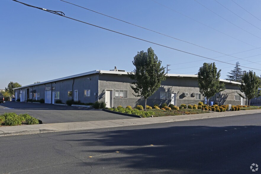181-187 Mayhew Way, Pleasant Hill, CA à louer - Photo de l’immeuble – Image 2 sur 3