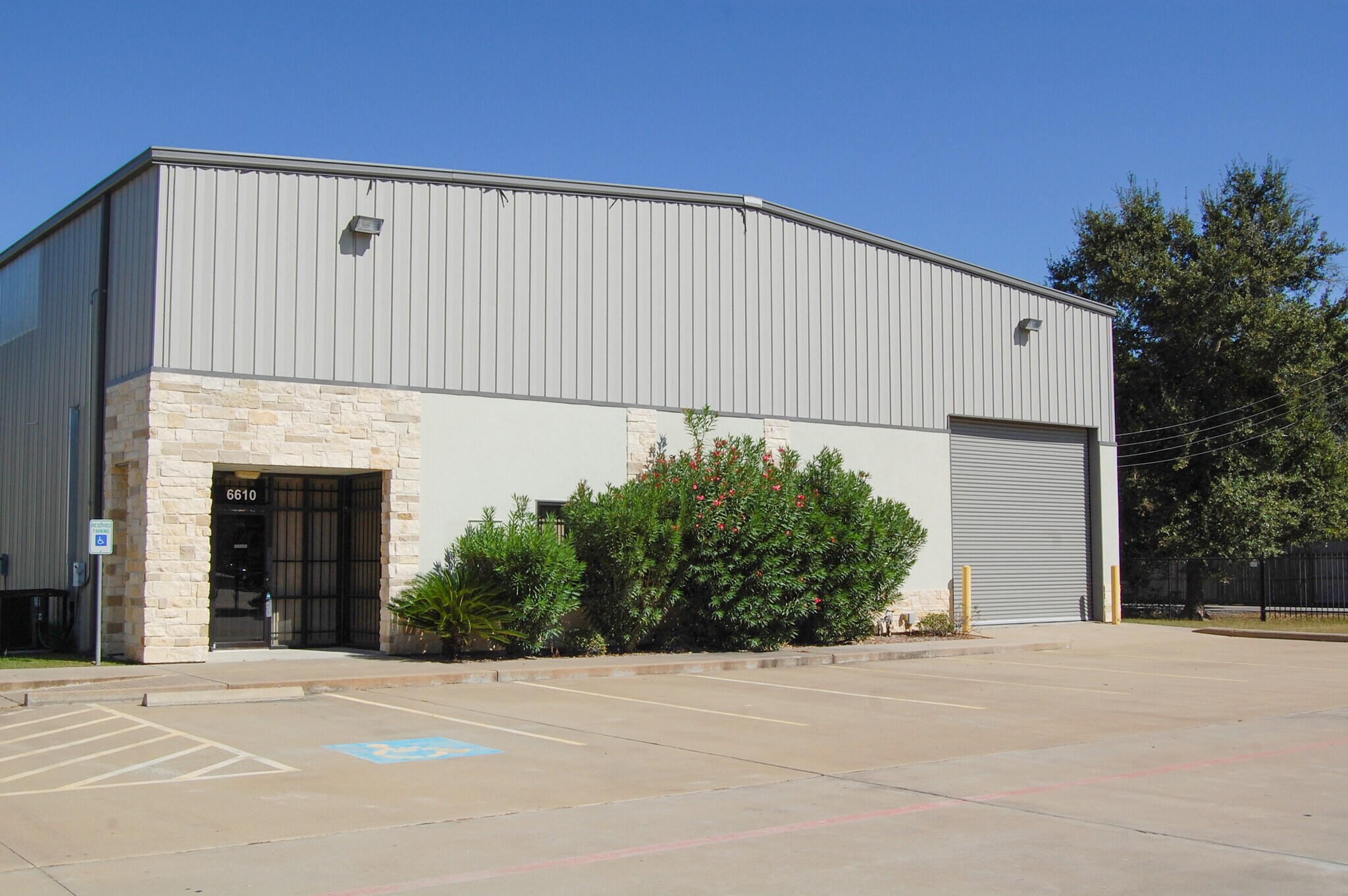 6610 Bourgeois Rd, Houston, TX à louer Photo de l’immeuble– Image 1 sur 6