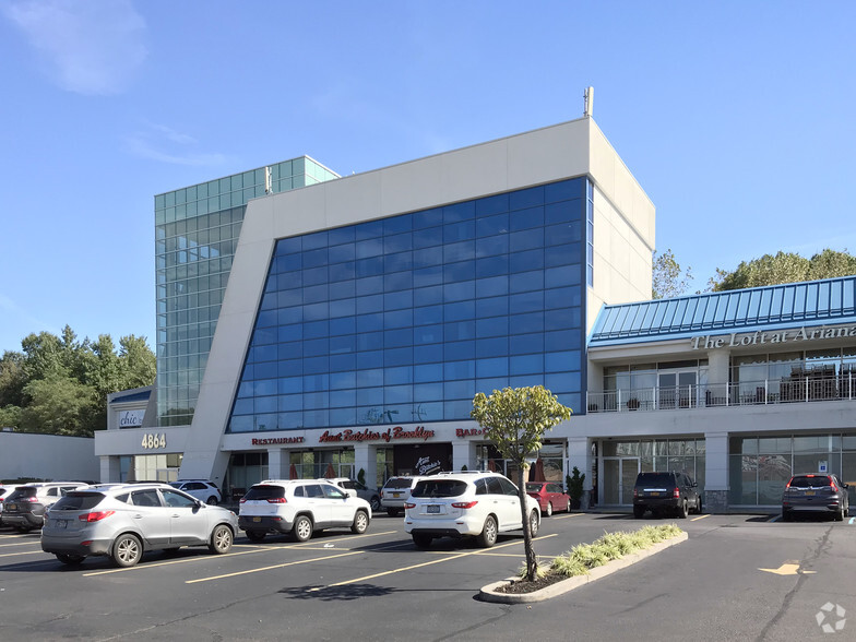4864 Arthur Kill Rd, Staten Island, NY à louer - Photo de l’immeuble – Image 2 sur 10