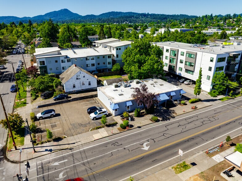 670-690 18th Ave, Eugene, OR à vendre - Photo de l’immeuble – Image 2 sur 21