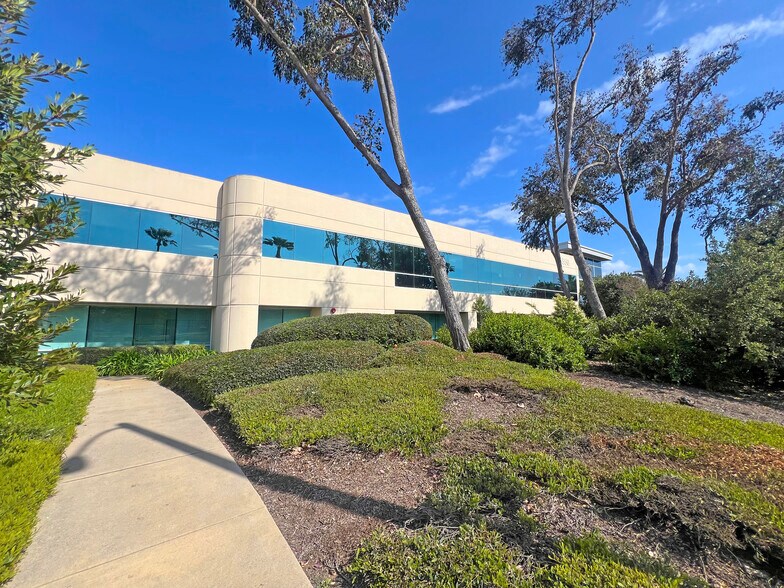 6550 Hollister Ave, Goleta, CA à louer - Photo de l’immeuble – Image 2 sur 23