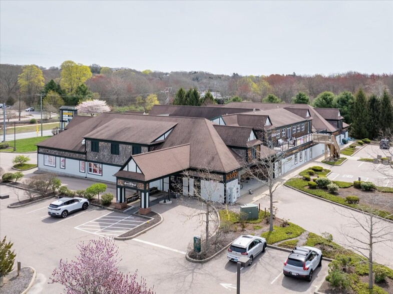 80 Stonington Rd, Mystic, CT à louer - Photo de l’immeuble – Image 2 sur 24