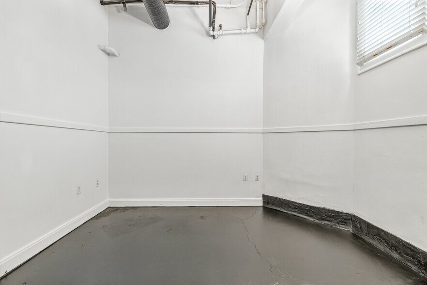 111 E 16th St, Indianapolis, IN à louer - Photo de l’immeuble – Image 2 sur 15
