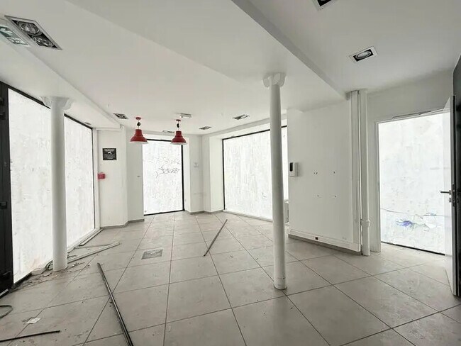 Plus de détails pour Rue Custine, Paris - Local commercial à louer