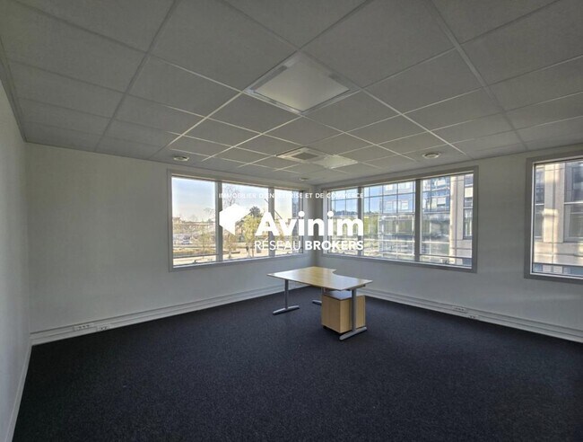 Plus de détails pour Bureau à vendre