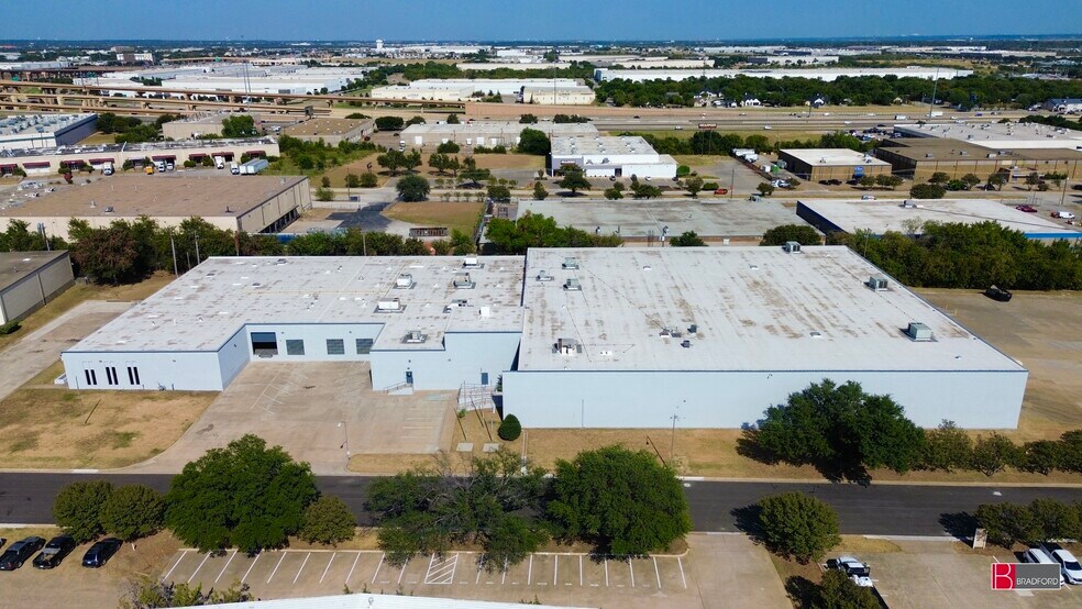 5050 Rondo Dr, Fort Worth, TX à louer - Photo de l’immeuble – Image 2 sur 5