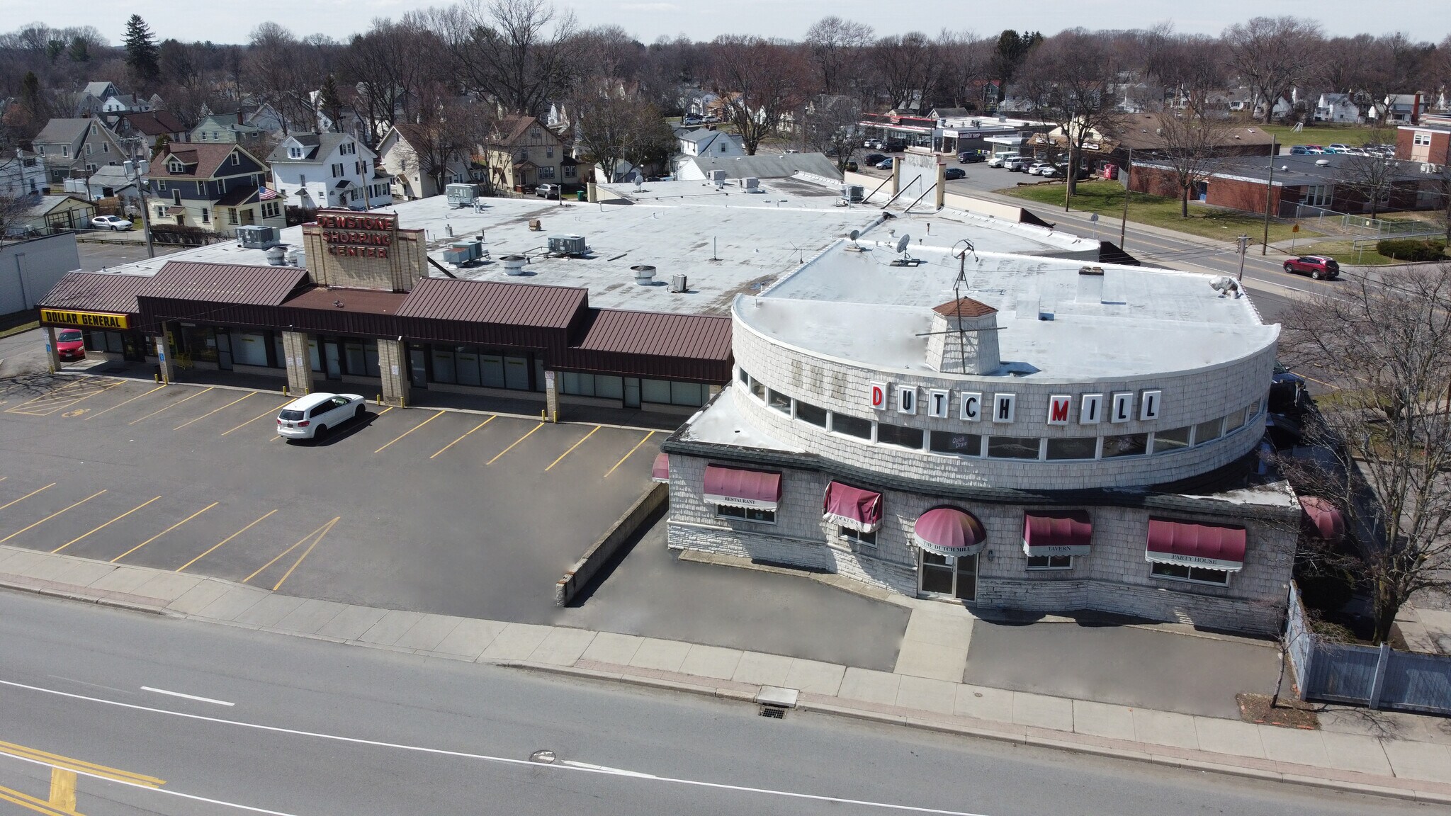 397-579 Stone Rd, Greece, NY à louer Photo principale– Image 1 sur 7