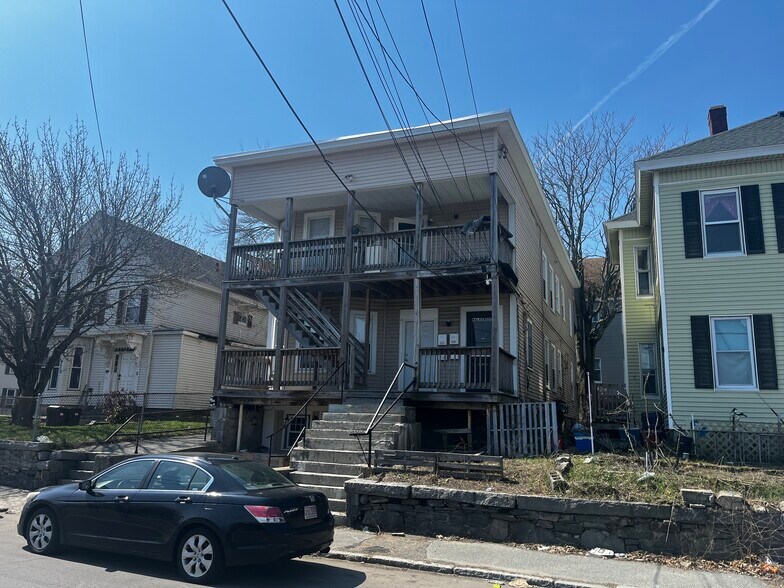 169 Walker St, Lowell, MA à vendre - Photo de l’immeuble – Image 2 sur 5