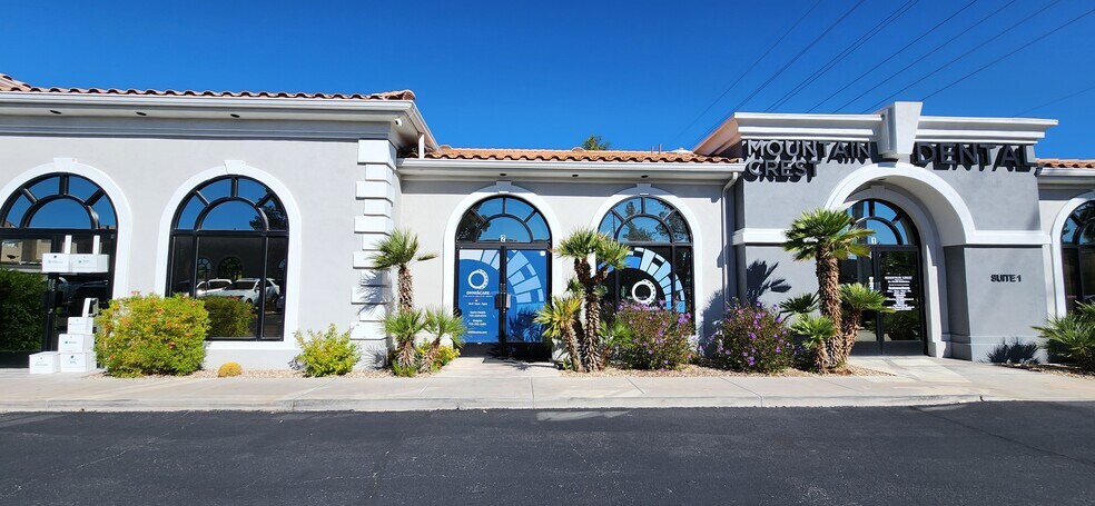 4425 S Pecos Rd, Las Vegas, NV à vendre - Photo de l’immeuble – Image 3 sur 34