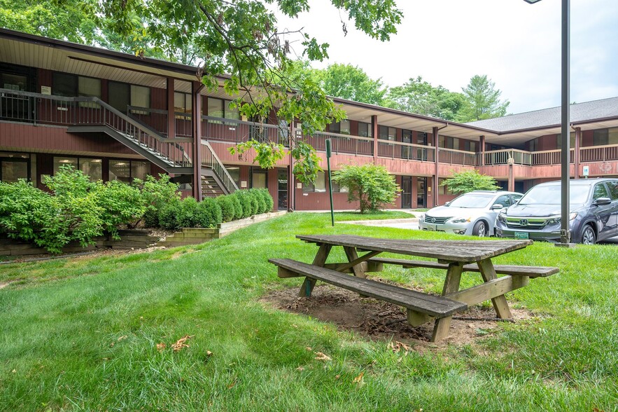 9650 Santiago Rd, Columbia, MD à louer - Photo de l’immeuble – Image 2 sur 14