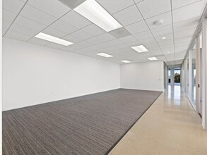 11150 Santa Monica Blvd, Los Angeles, CA à louer Photo intérieure– Image 2 sur 12