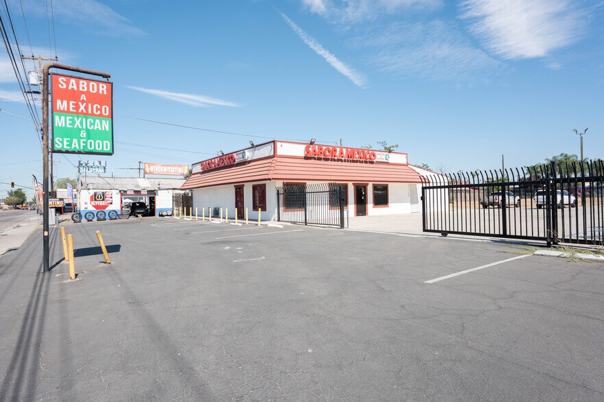 2112 E California Ave, Bakersfield, CA à vendre - Photo de l’immeuble – Image 2 sur 48