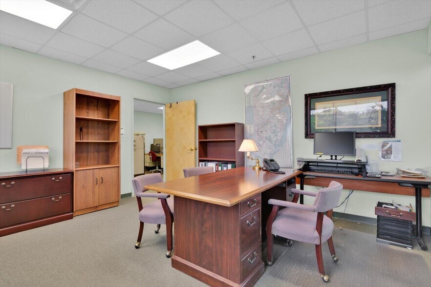 300 Harper Dr, Moorestown, NJ à vendre - Photo intérieure – Image 3 sur 24