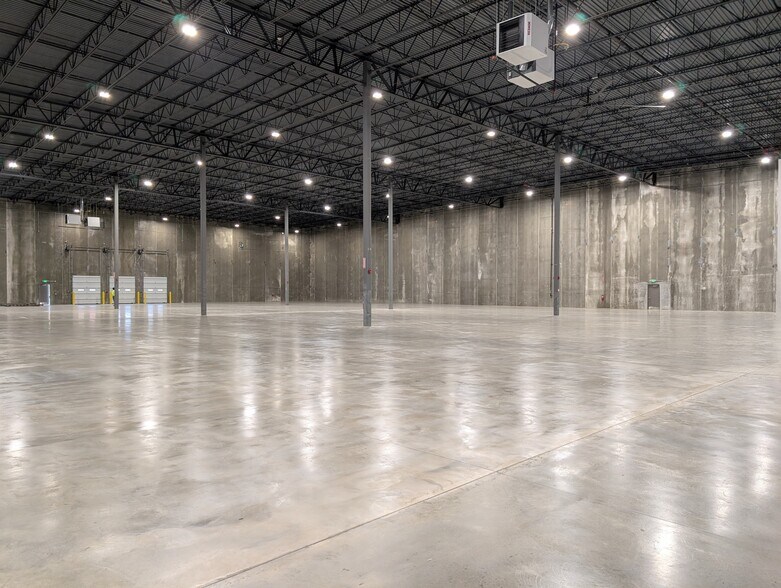 0 Nevada Ave SW, Warren, OH à louer - Photo de l’immeuble – Image 2 sur 56