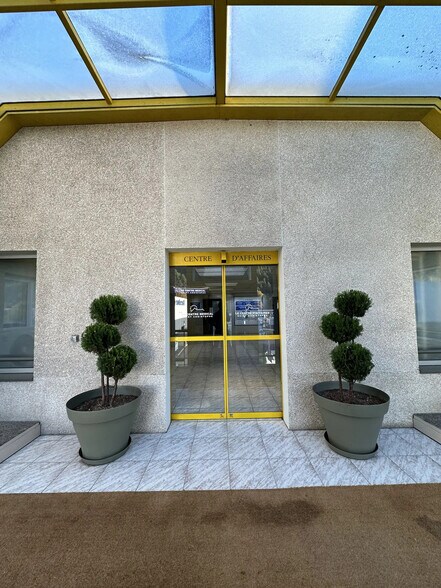 Bureau dans Digne-les-Bains à louer - Photo de l’immeuble – Image 2 sur 2