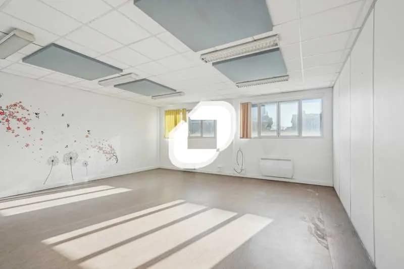 Bureau dans Noisy-le-Sec à louer - Photo de l’immeuble – Image 3 sur 14