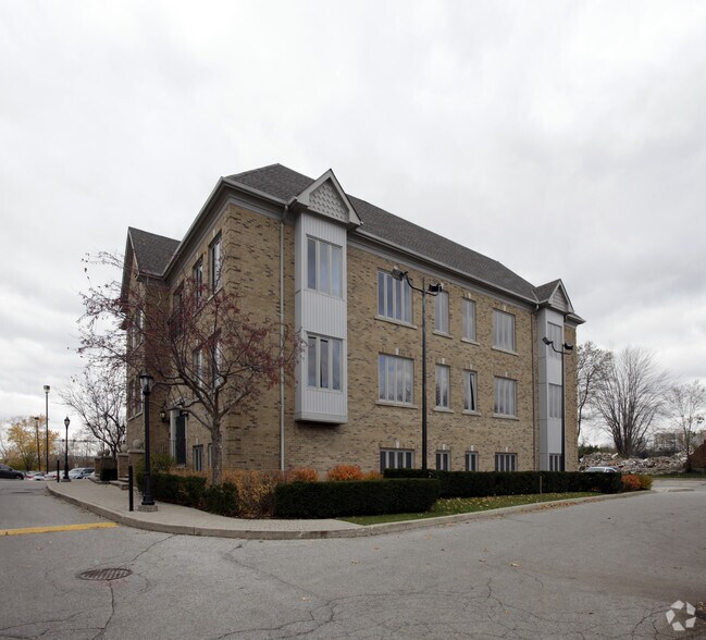 406-410 N Service Rd E, Oakville, ON à vendre - Photo de l’immeuble – Image 3 sur 9