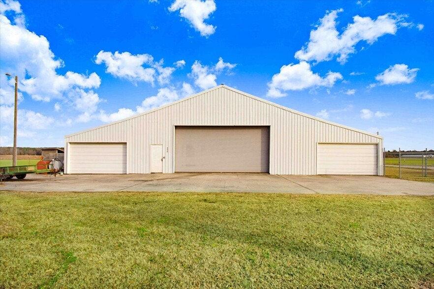 615 Dixon Dead End Rd, Snow Hill, NC à vendre - Photo principale – Image 1 sur 19