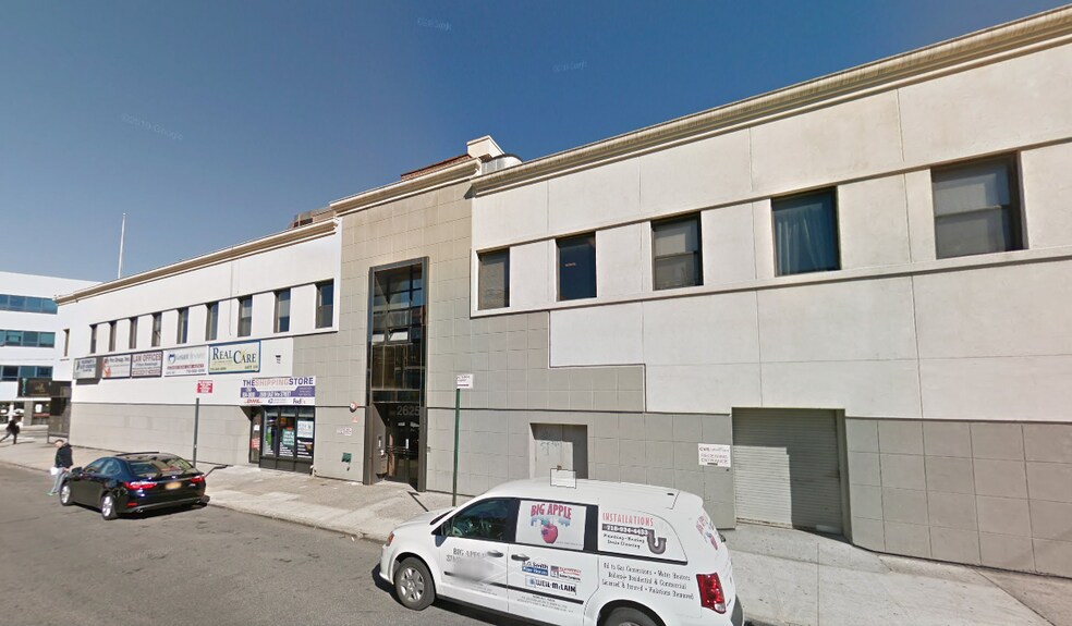 2625 E 14th St, Brooklyn, NY à louer - Photo de l’immeuble – Image 1 sur 14