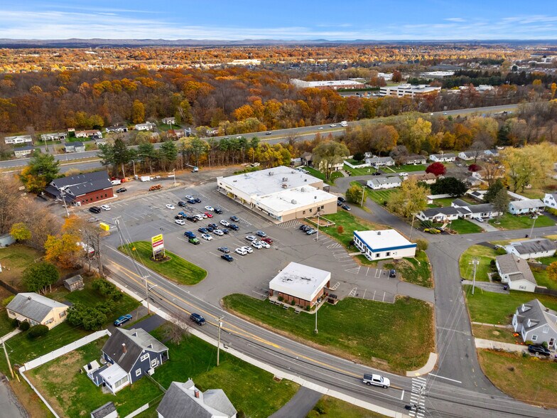 250 Westfield Rd, Holyoke, MA à vendre - Photo de l’immeuble – Image 3 sur 7