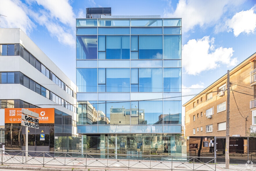 Bureau dans Madrid, Madrid à vendre - Photo principale – Image 1 sur 3