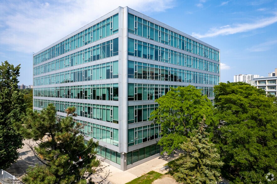 180 Duncan Mill Rd, Toronto, ON à louer - Photo de l’immeuble – Image 2 sur 7