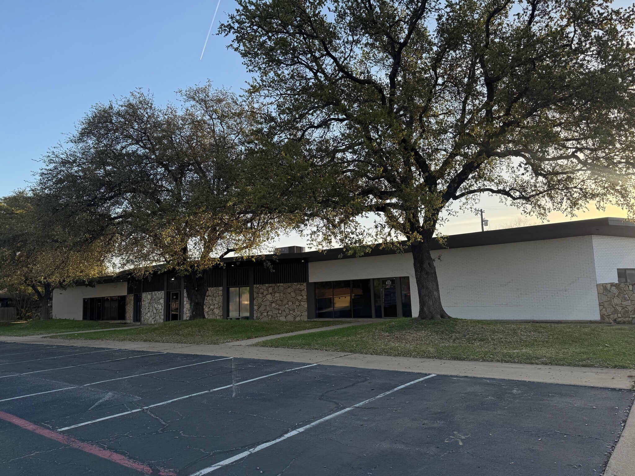 2912 N Macarthur Blvd, Irving, TX à louer Photo principale– Image 1 sur 16