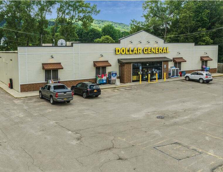 135 E Main St, Angelica, NY à vendre - Photo de l’immeuble – Image 2 sur 9
