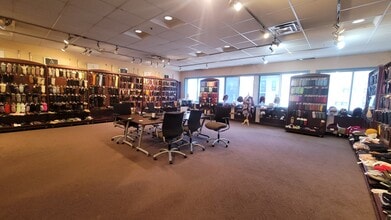 8340-8370 Labarre, Montréal, QC à louer Photo intérieure– Image 2 sur 13