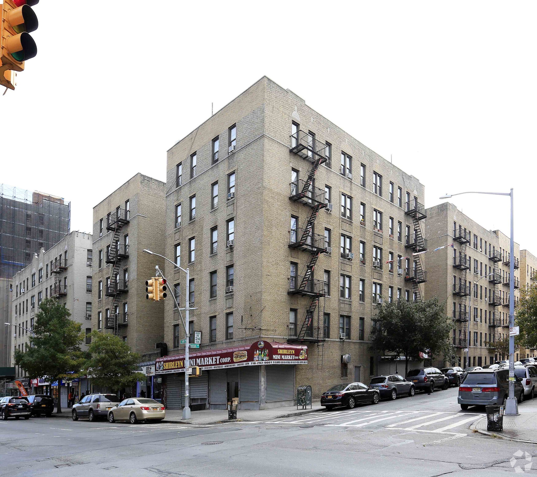 526-30-32 Tinton Ave, Bronx, NY à louer Photo principale– Image 1 sur 13