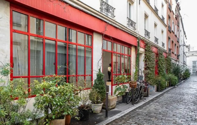 Plus de détails pour 13 Cité Dupont, Paris - Bureau à louer