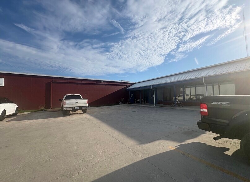 720 New Haven Ave, Aurora, IL à louer - Photo de l’immeuble – Image 2 sur 8