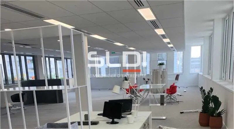4 Rue Maurice Flandin, Vaulx-en-Velin à louer - Photo de l’immeuble – Image 3 sur 12